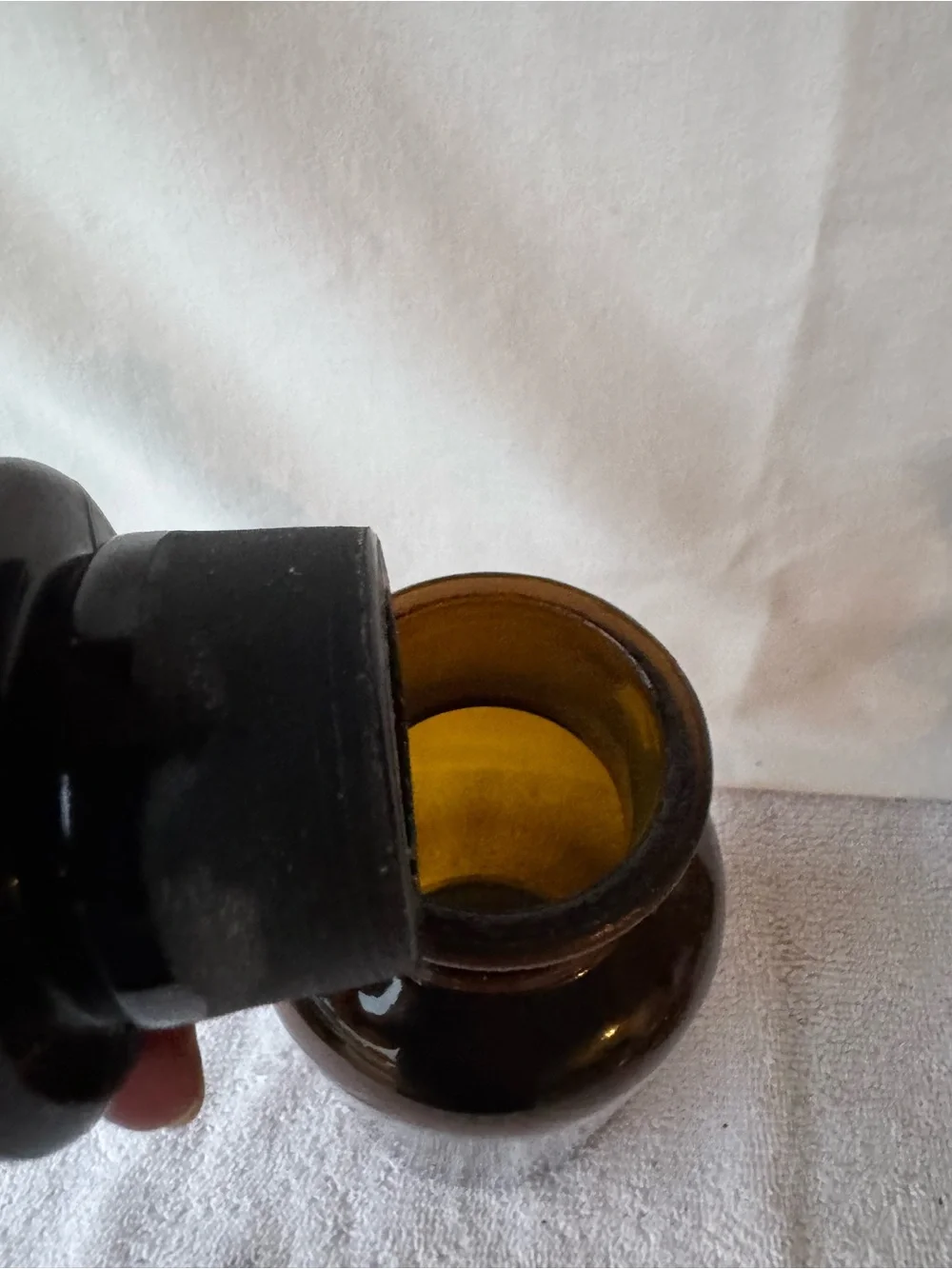 Vintage Amber Glass Apothecary Jar - 550mml